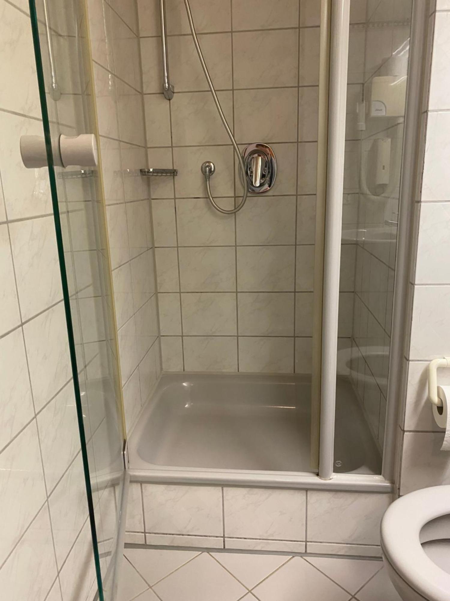 Hotel Pflum Mit Gaestehaus Nuertingen Esterno foto