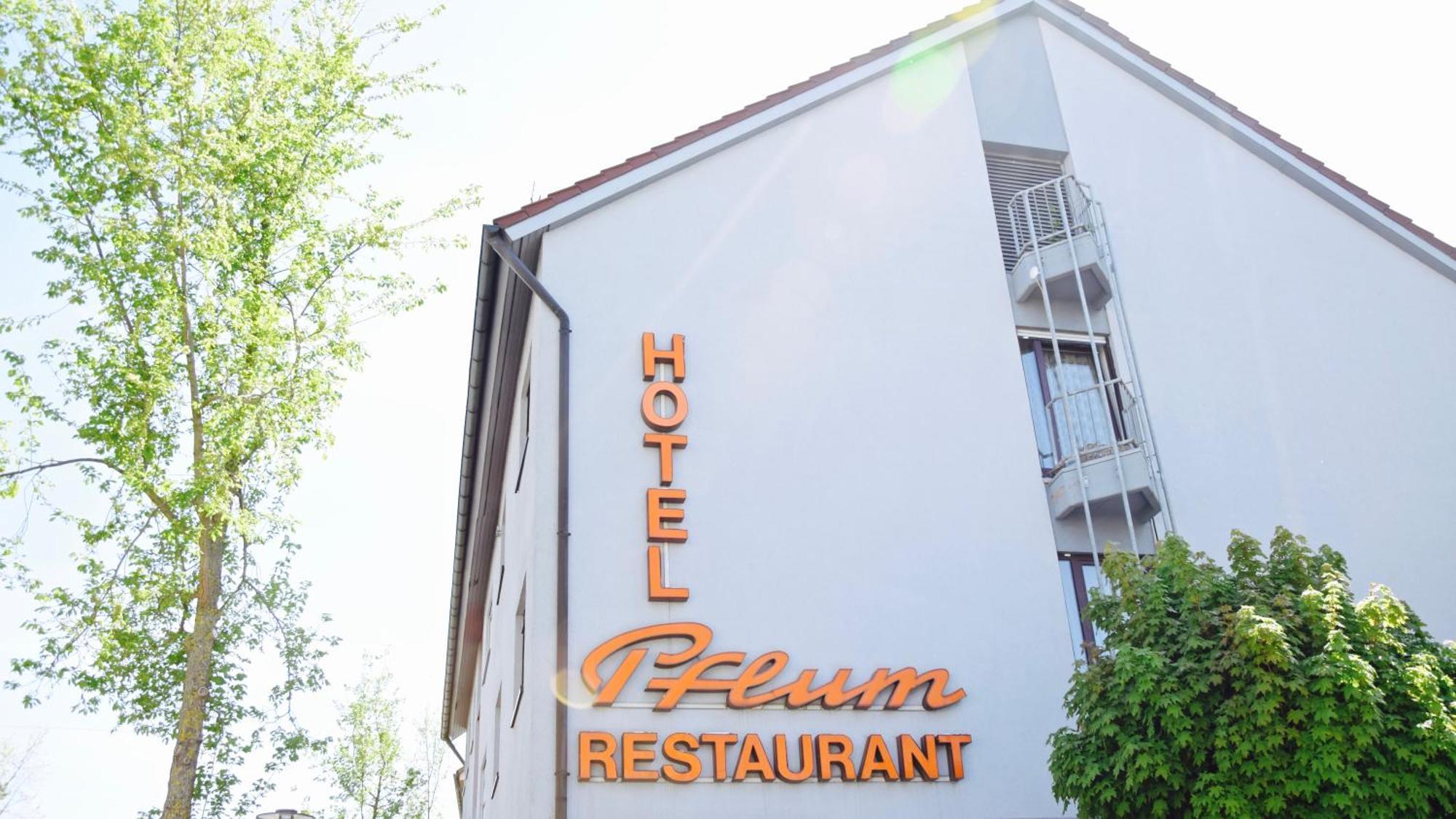 Hotel Pflum Mit Gaestehaus Nuertingen Esterno foto
